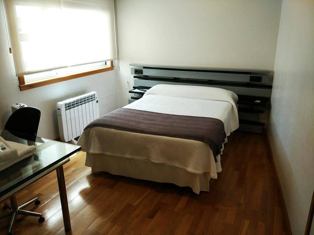Hotel Ofi Ла-Корунья Экстерьер фото