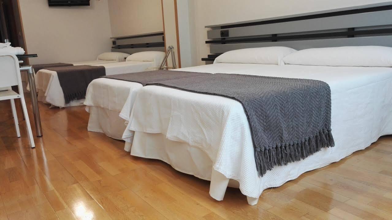 Hotel Ofi Ла-Корунья Экстерьер фото