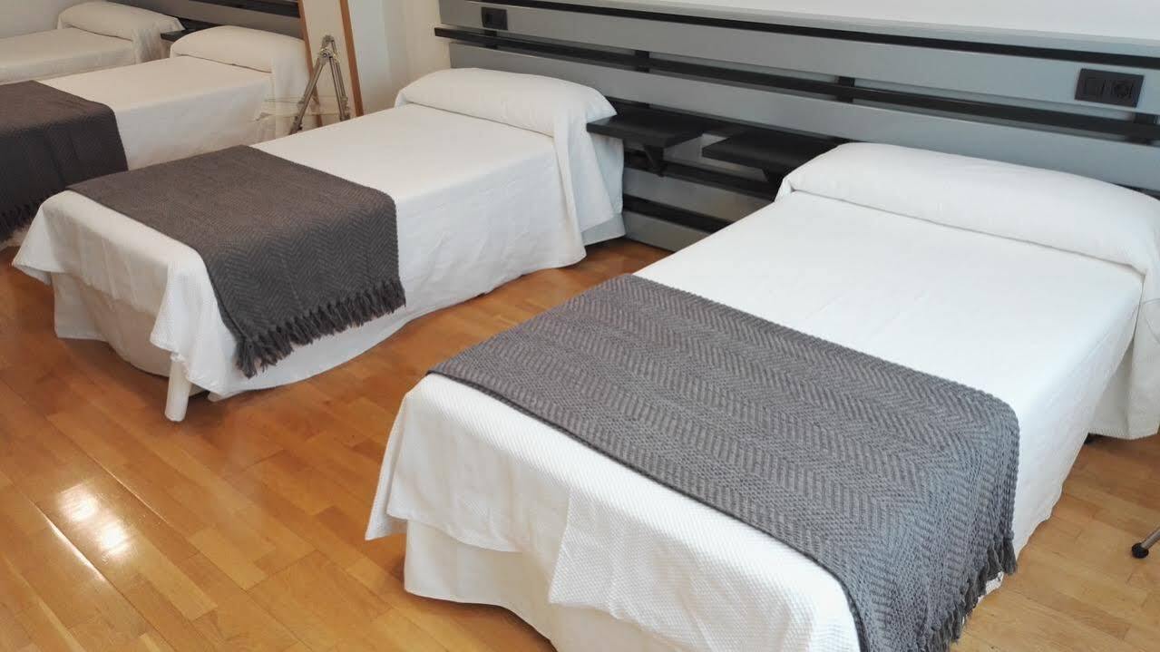 Hotel Ofi Ла-Корунья Экстерьер фото